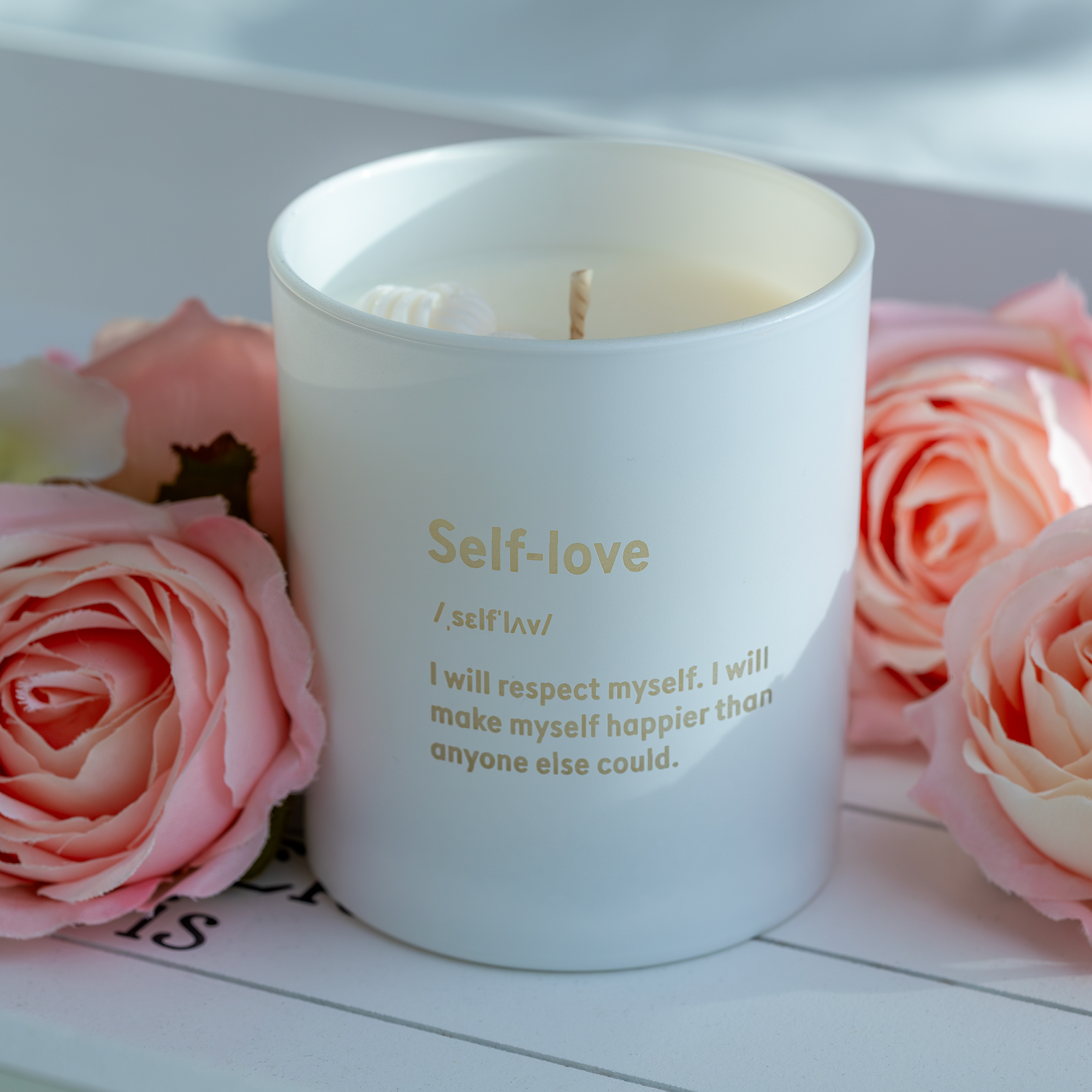 SELF LOVE sõnumiga küünal