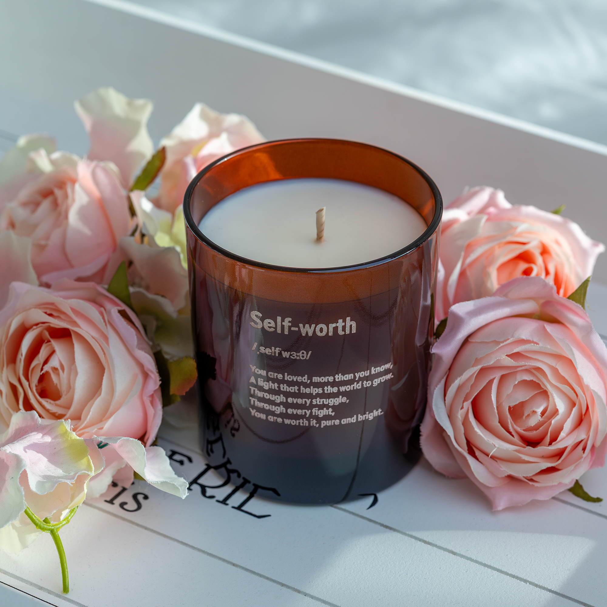 Self Worth ehk Eneseväärtus sõnumiga küünal